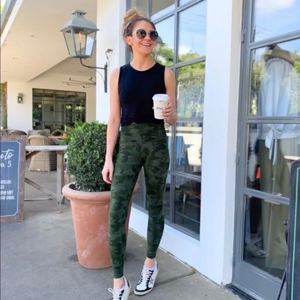 Colorfulkoala camo leggings